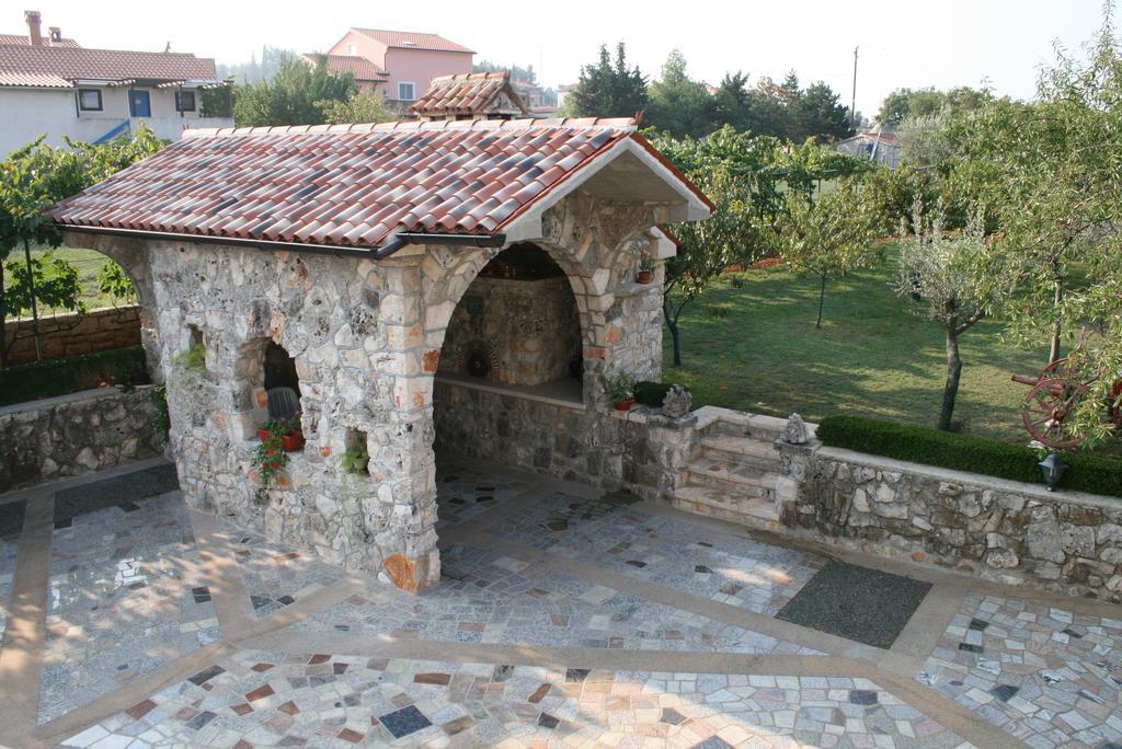 Apartment Pokrajac Ровиньско село Номер фото