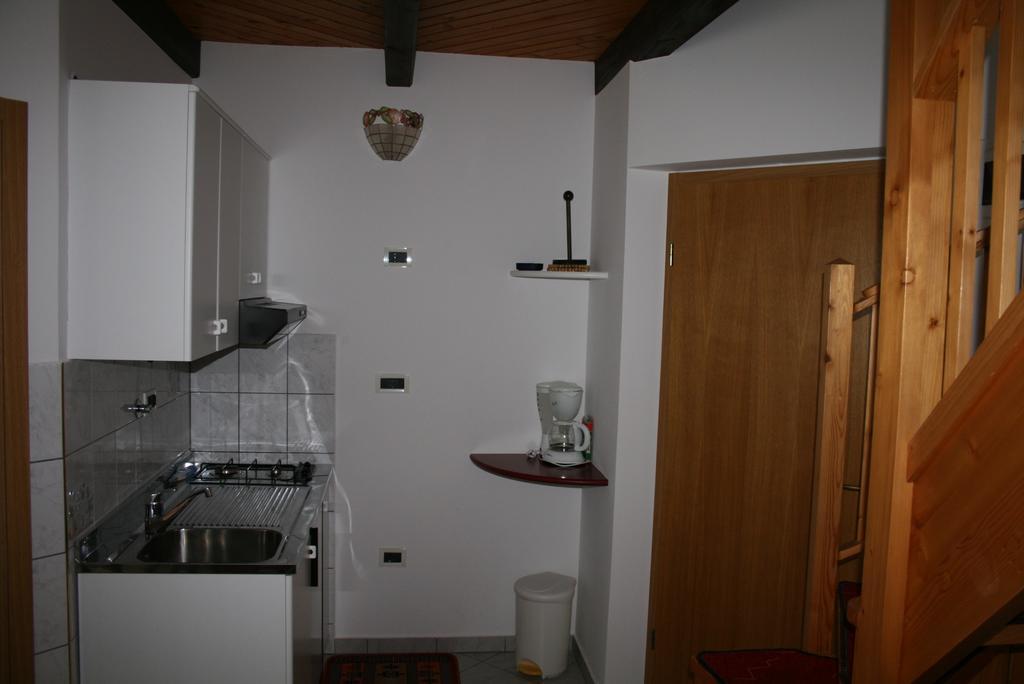 Apartment Pokrajac Ровиньско село Номер фото
